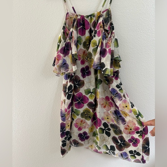 Floral, chic and unique colored dress - Picture 4 of 5